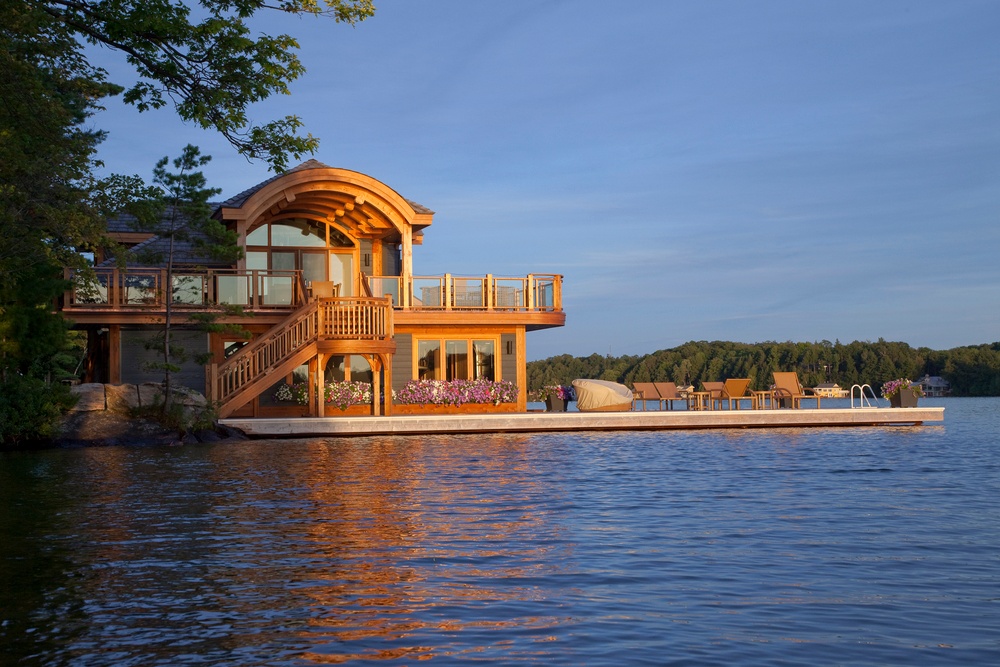 Muskoka in the Pines: An Elegant Lesson in Form Meets Function 1