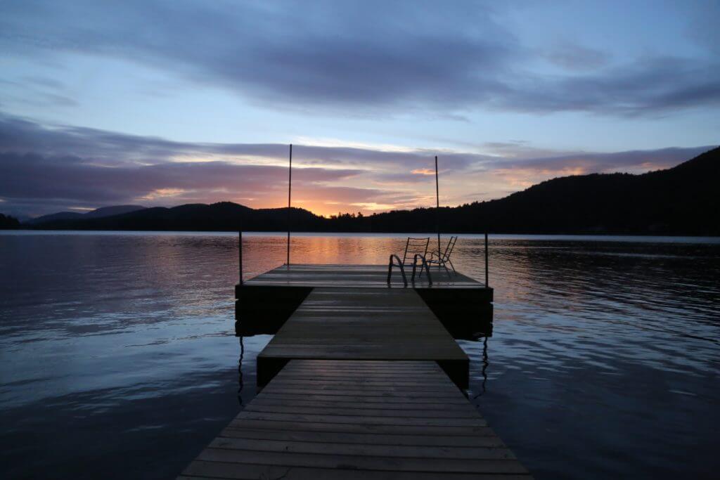 From finding frogs to building fires, these are our favourite cottage memories 1